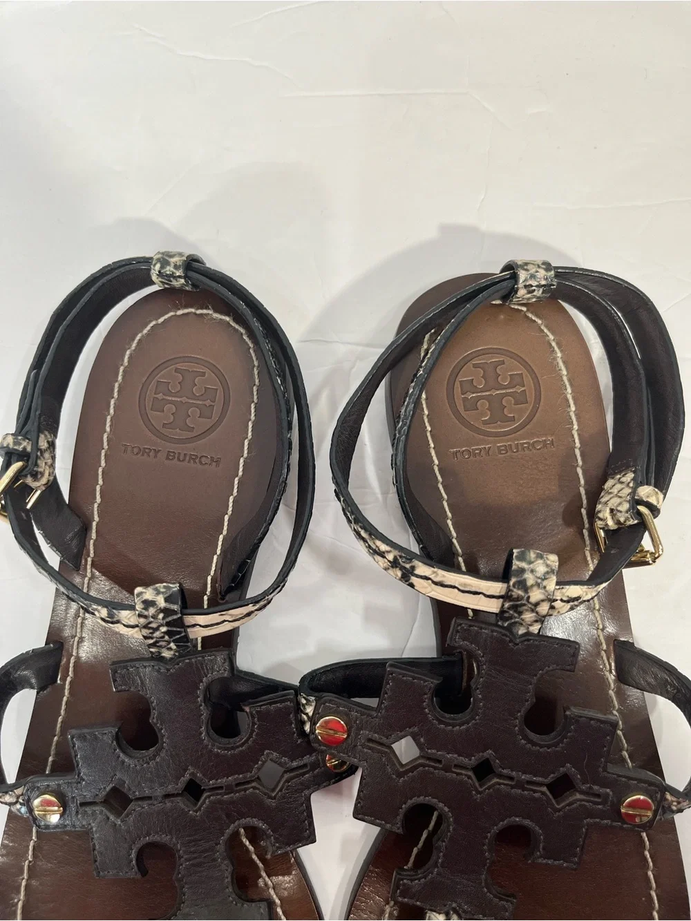 Tory Burch Phoebe Flat Thong Ankle Sandals size 7.5 in Brown Snake Print
